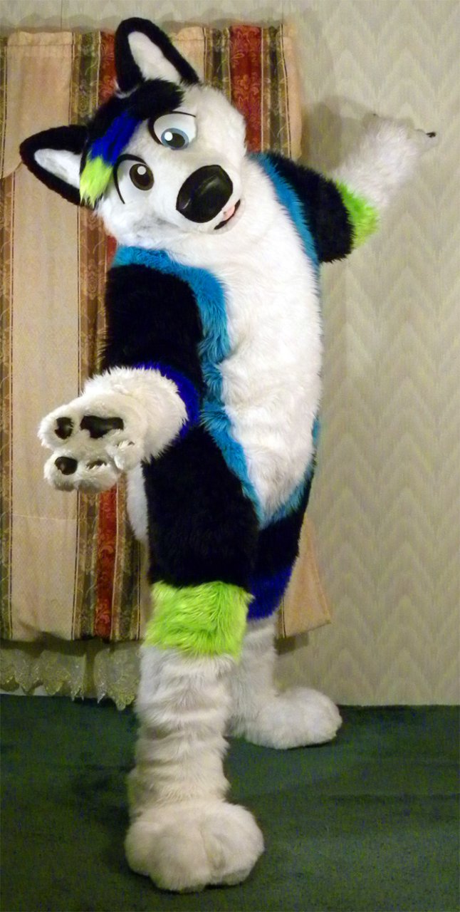 Standard Fursuiter Pose