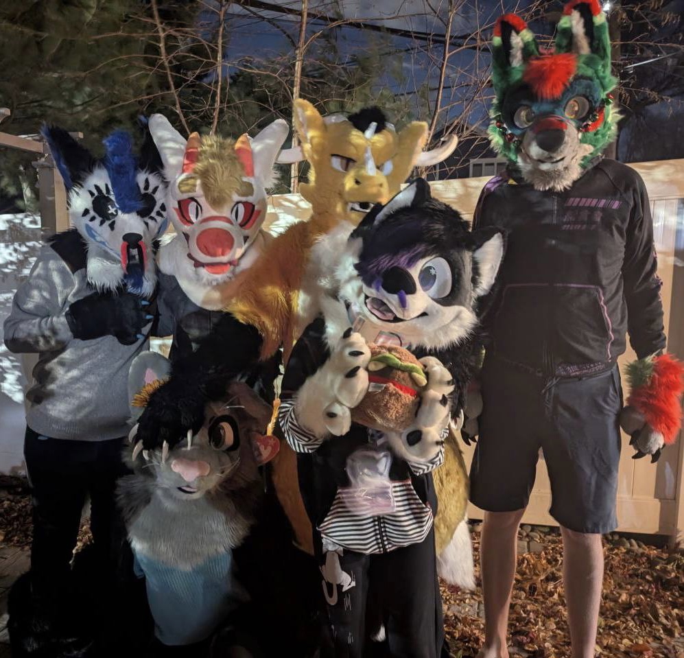 Friendsgiving Fursuiters