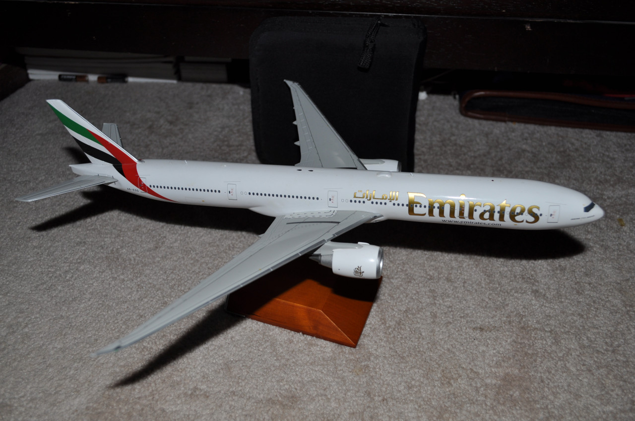 Gemini Jets 1:200 Emirates Airlines Boeing 777-300ER by