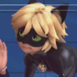 I was scrolling for mlb images and found this Woah  rmiraculousladybug