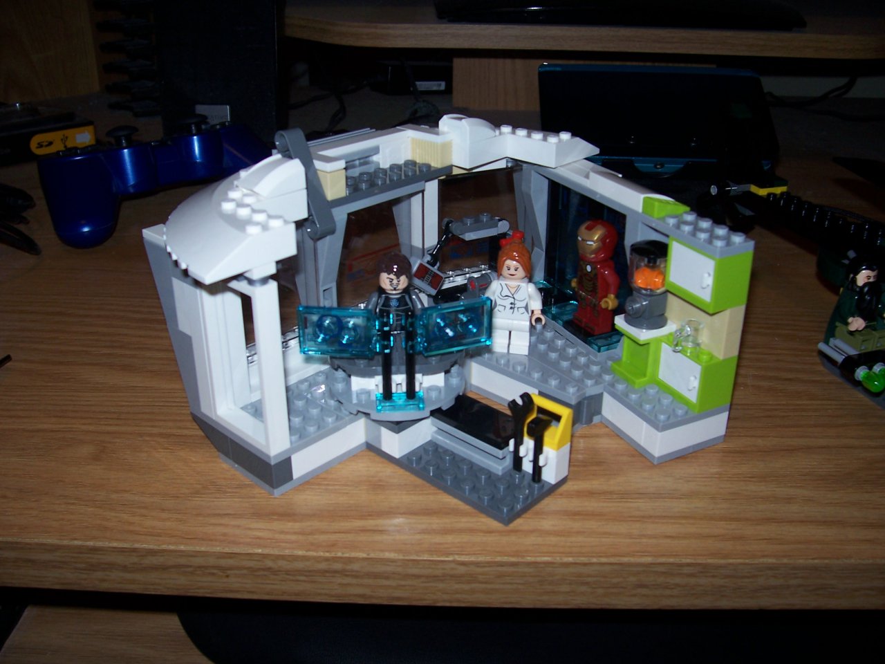 Lego Iron Man 3 Malibu Mansion attack interior by jangofett777