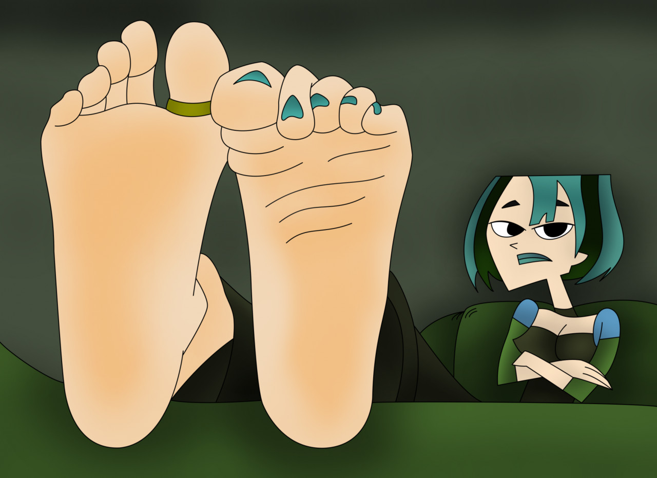 Gwen feet