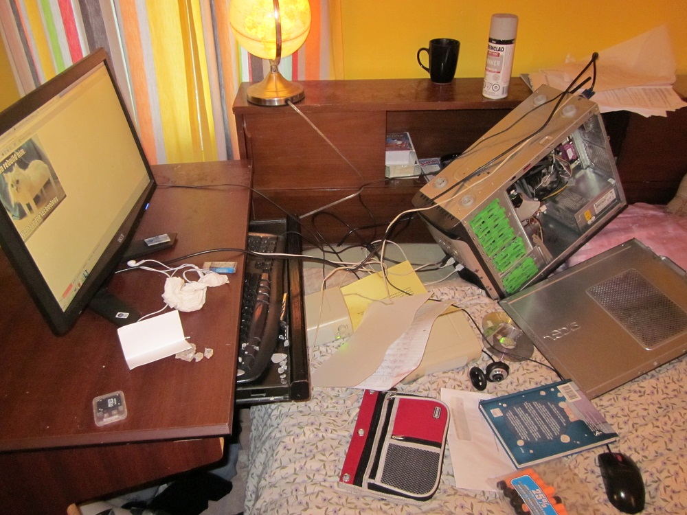 My PC Set-Up/Office Desk - Peripheral Overhaul! by OverlordAvarice on  DeviantArt