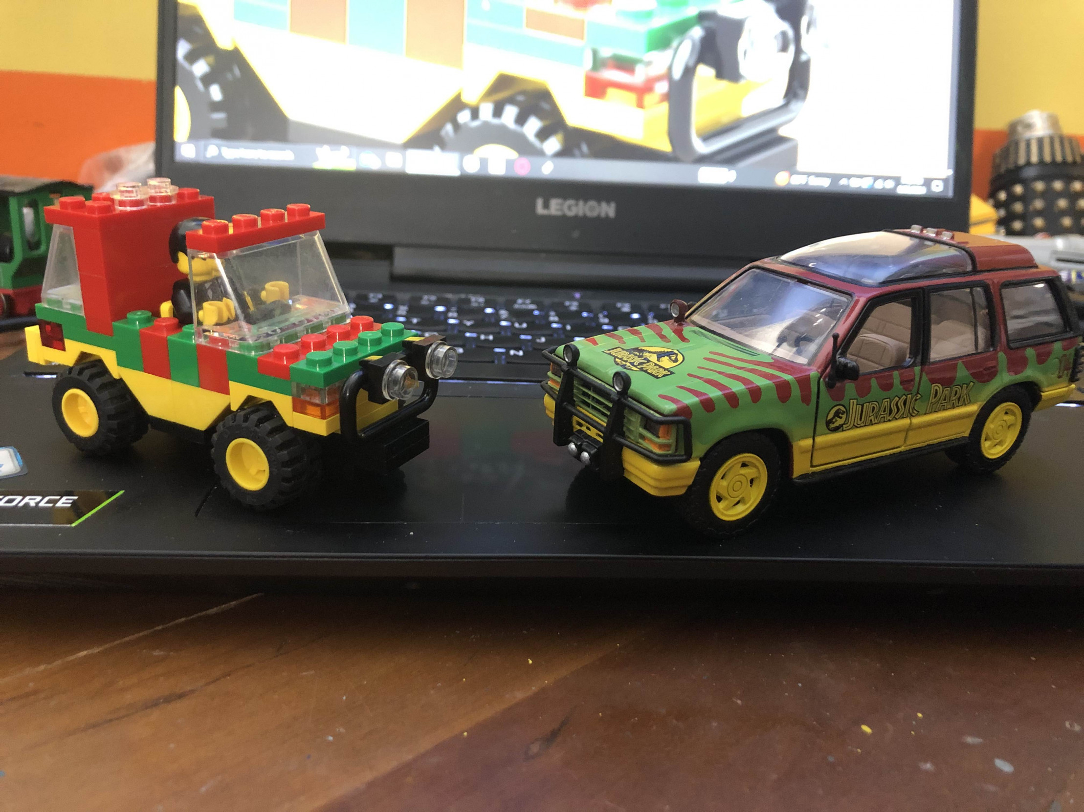 Lego jurassic park tour car online