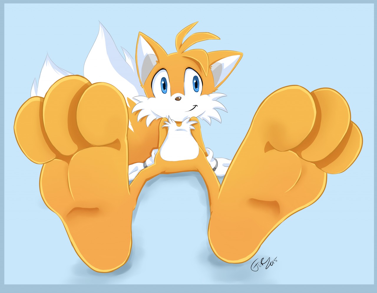 Tails showing off his feet M (Tails-Chan) .