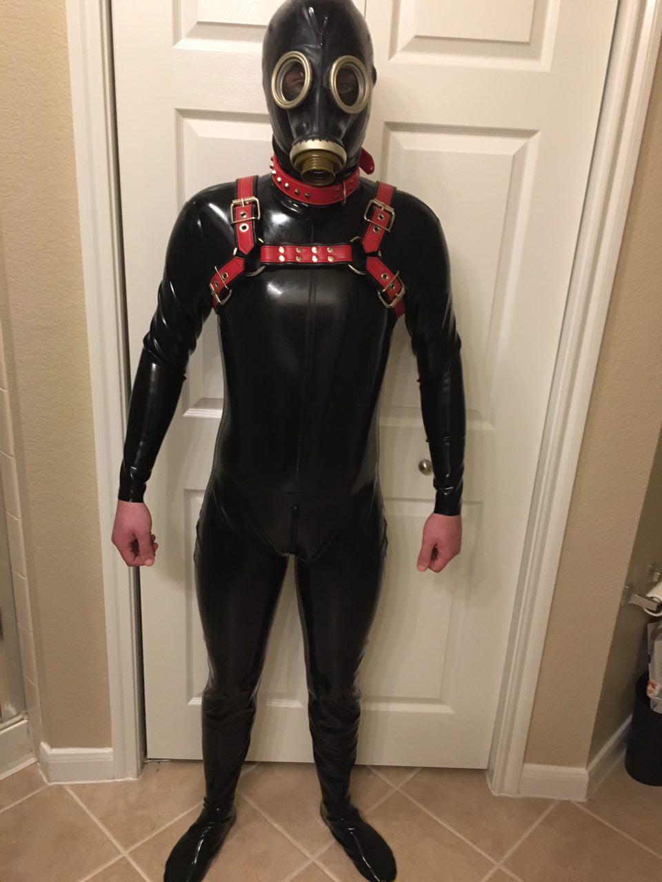 gas mask suit armor